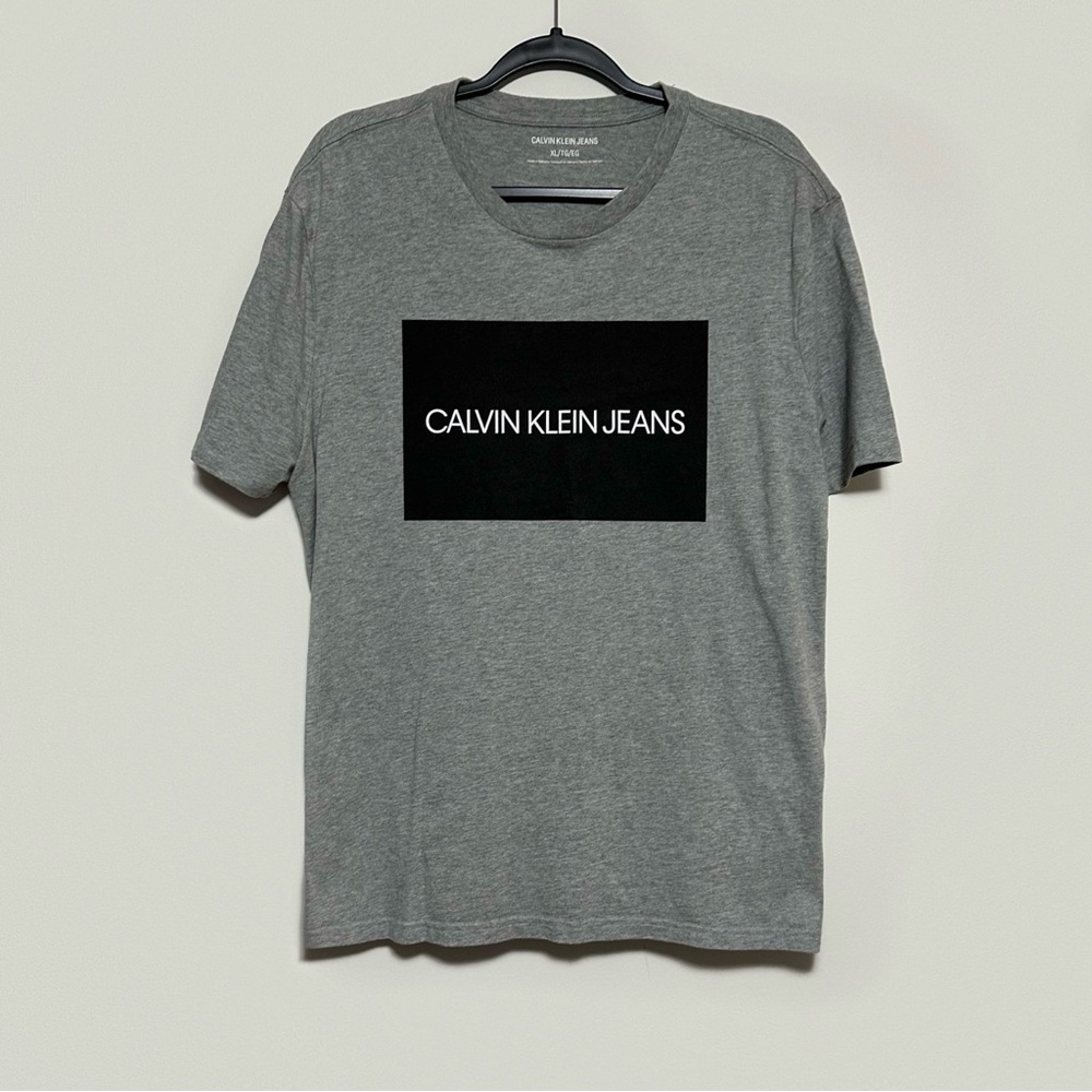 Calvin Klein Men’s Grey XL Box Logo Style Grey and Black Crewneck T-Shirt